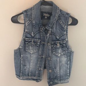 FINAL PRICE !!!Adorable denim vest!